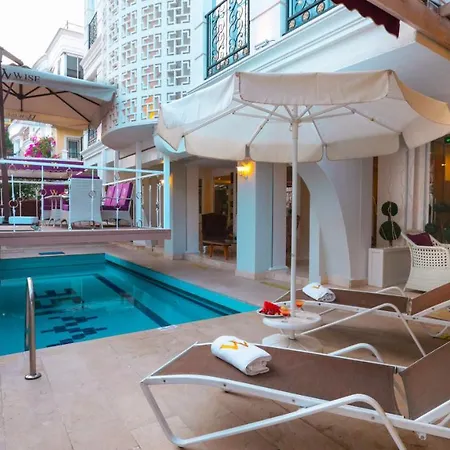 Wise & - Adults Only Hotel 3*