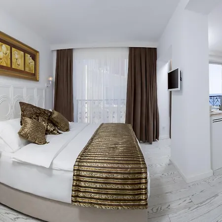 Hotel Wise & - Adults Only 3*
