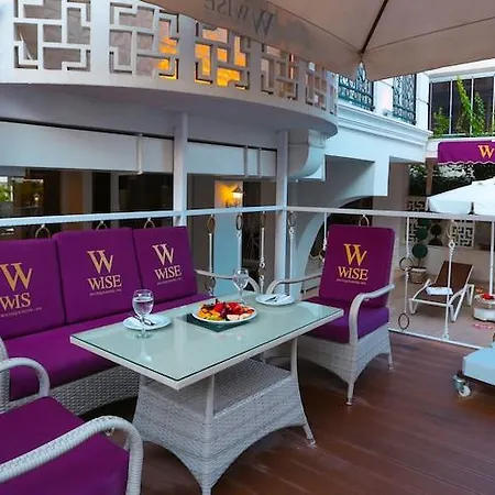 Wise & - Adults Only 3*