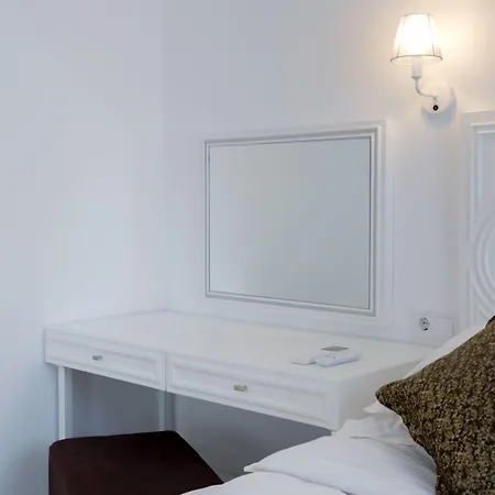 Hotel Wise & - Adults Only 3*