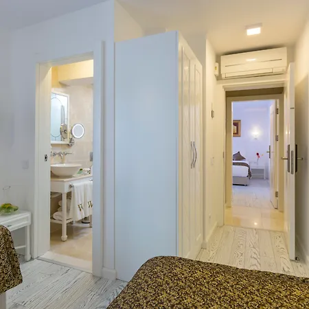 Wise & - Adults Only Hotel 3*