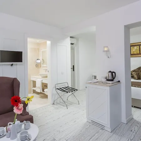 Wise & - Adults Only Hotel